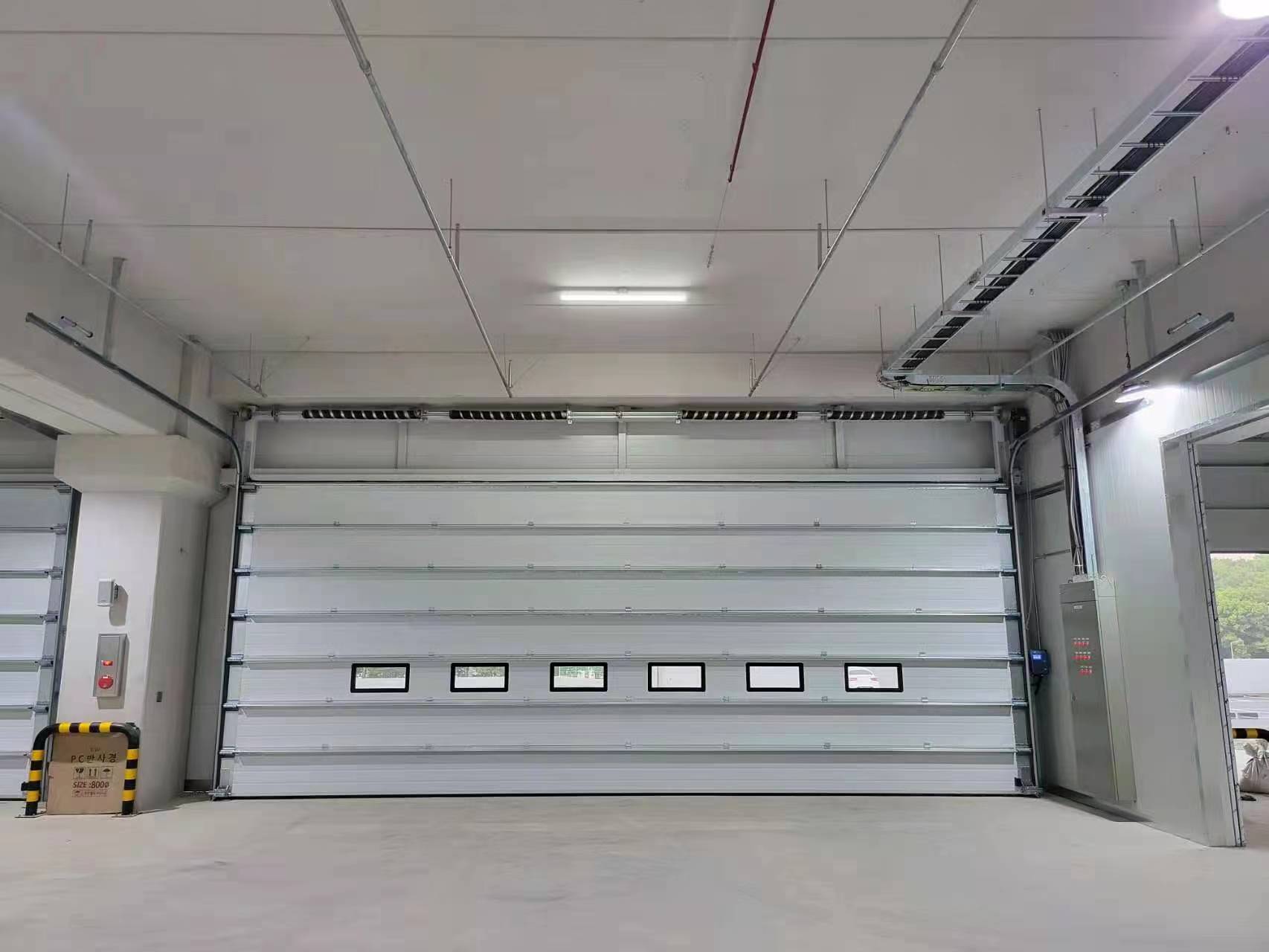 Γιατί μια τμηματική πόρτα μπορεί να λύσει περισσότερα από προβλήματα πρόσβασης;